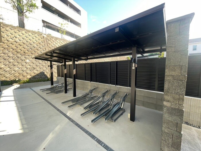 物件外観写真3　(駐輪場)
