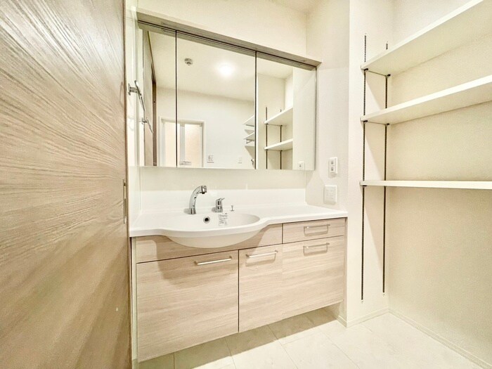 物件内観写真11　(洗面)