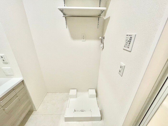 物件内観写真12　(洗濯機置場)