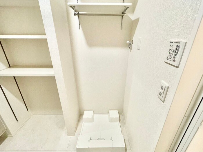 物件内観写真12　(洗濯機置場)