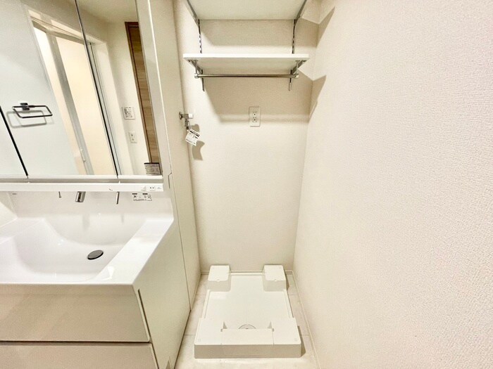 物件内観写真12　(洗濯機置場)