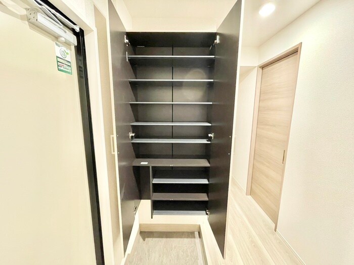 物件内観写真18　(靴箱)