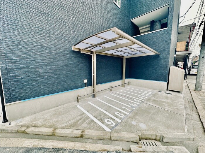 物件外観写真4　(駐輪場)