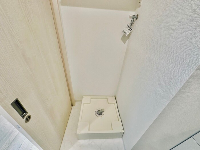 物件内観写真14　(洗濯機置場)