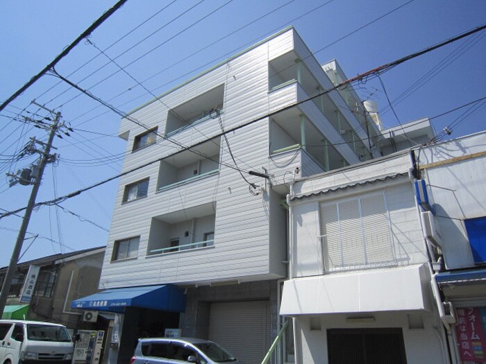 物件外観写真3　(駐車場)