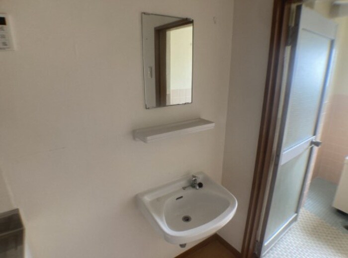 物件内観写真11　(洗面)