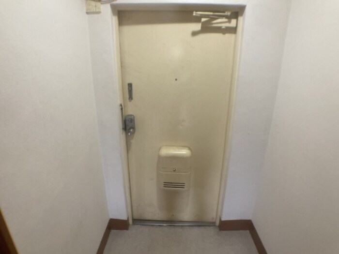 物件内観写真13　(玄関)