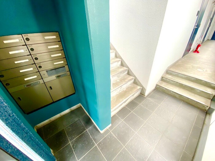 物件外観写真6　(エントランス部分)