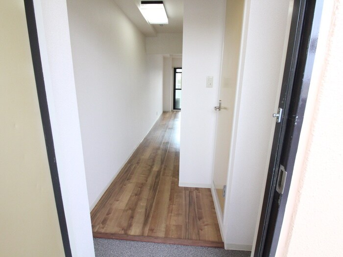 物件内観写真8　(廊下)