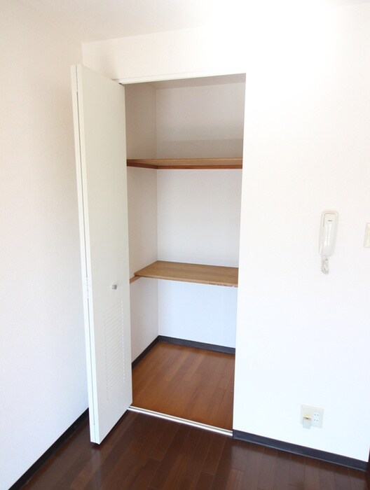 物件内観写真10　(収納)