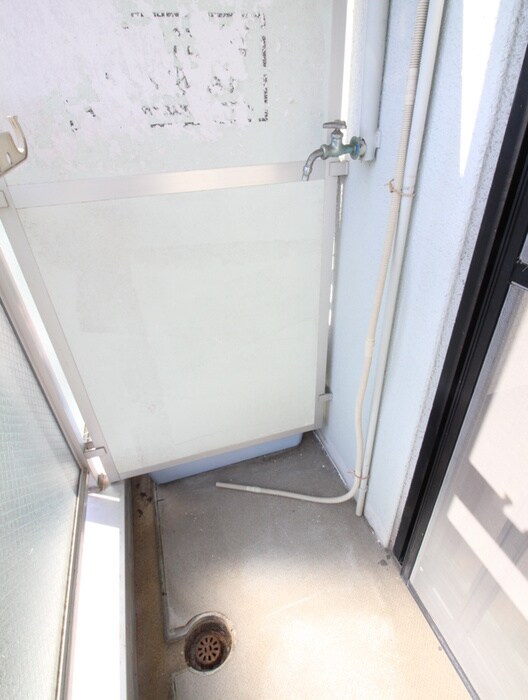 物件内観写真14　(洗濯機置場)