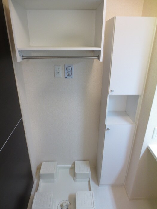 物件内観写真13　(洗濯機置場)