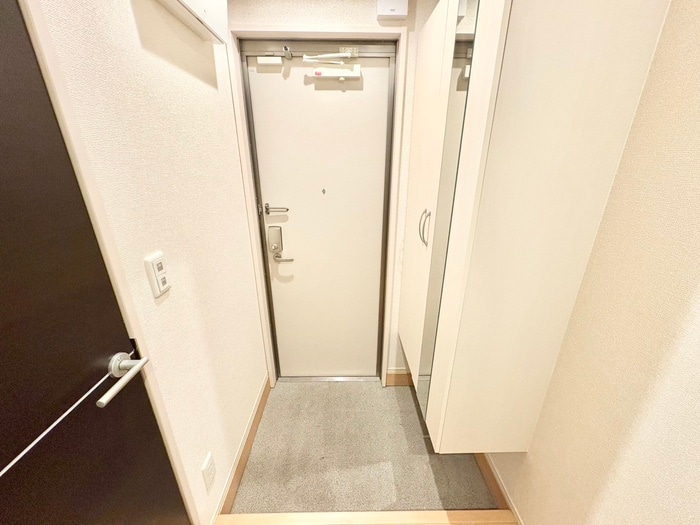 物件内観写真17　(玄関)