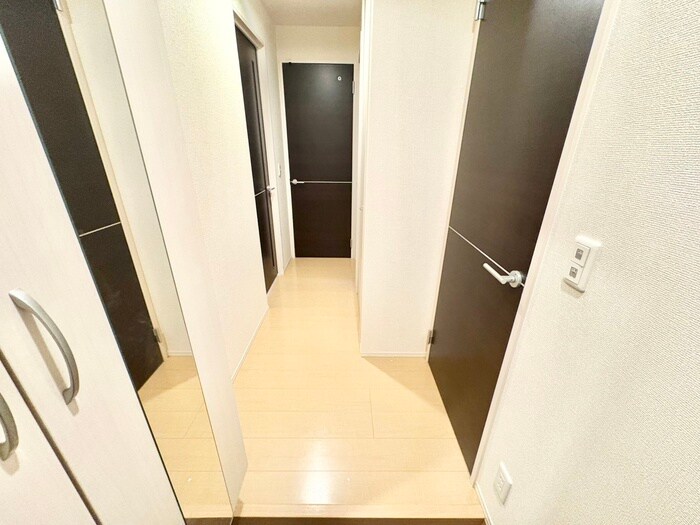 物件内観写真18　(廊下)
