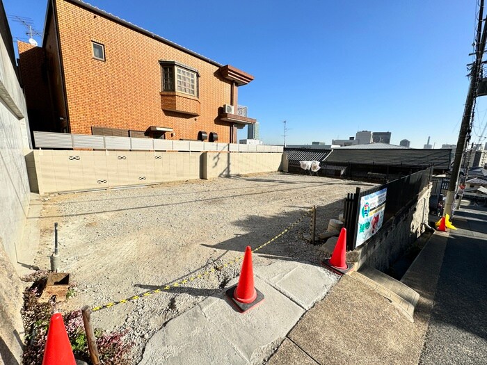 物件外観写真3　(駐車場)