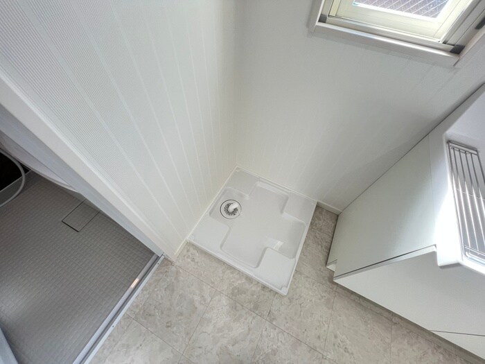 物件内観写真13　(洗濯機置場)