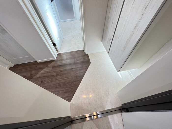 物件内観写真15　(玄関)