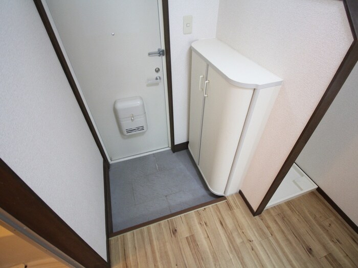 物件内観写真14　(玄関)