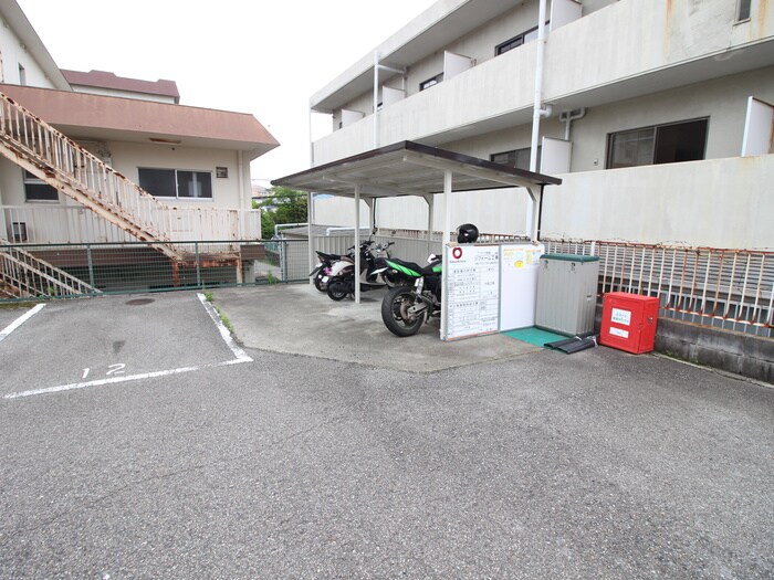 物件外観写真6　(駐輪場)