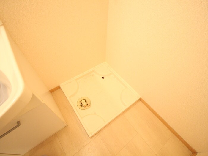 物件内観写真17　(洗濯機置場)