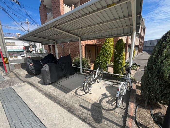 物件外観写真4　(駐輪場)