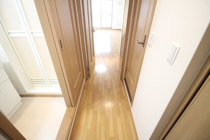 物件内観写真18　(廊下)