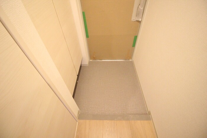 物件内観写真16　(玄関)