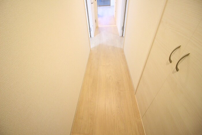 物件内観写真18　(廊下)
