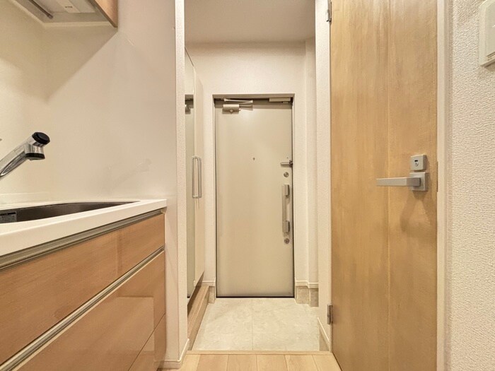 物件内観写真14　(玄関)