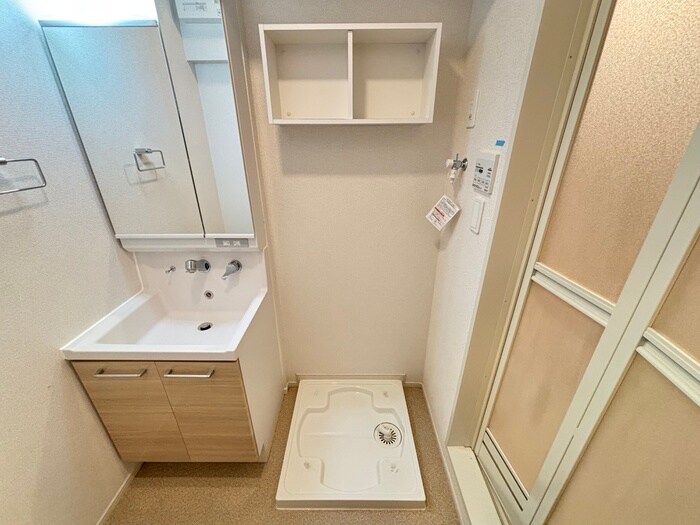 物件内観写真18　(洗濯機置場)