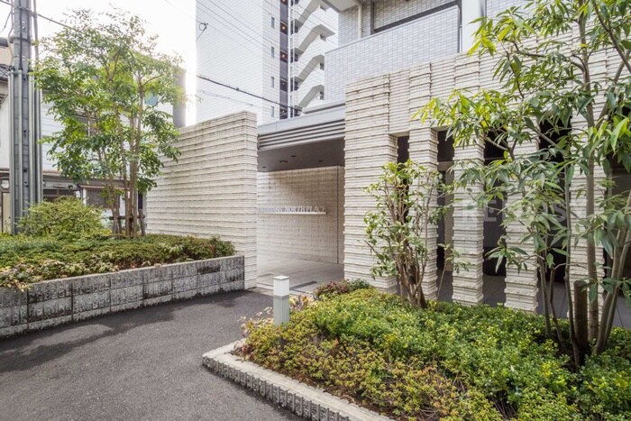 物件外観写真5　(エントランス部分)