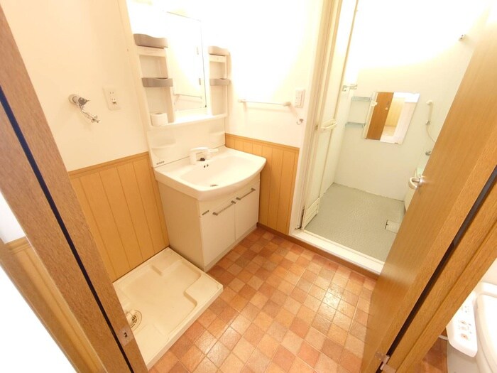 物件内観写真13　(洗濯機置場)