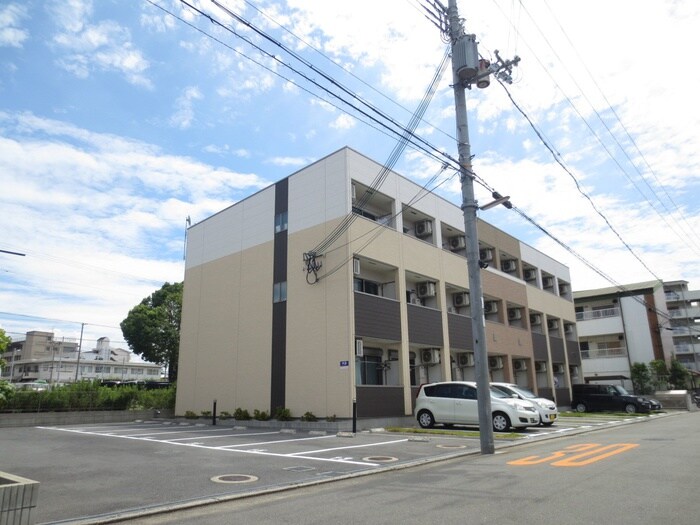 物件外観写真2　(駐車場)