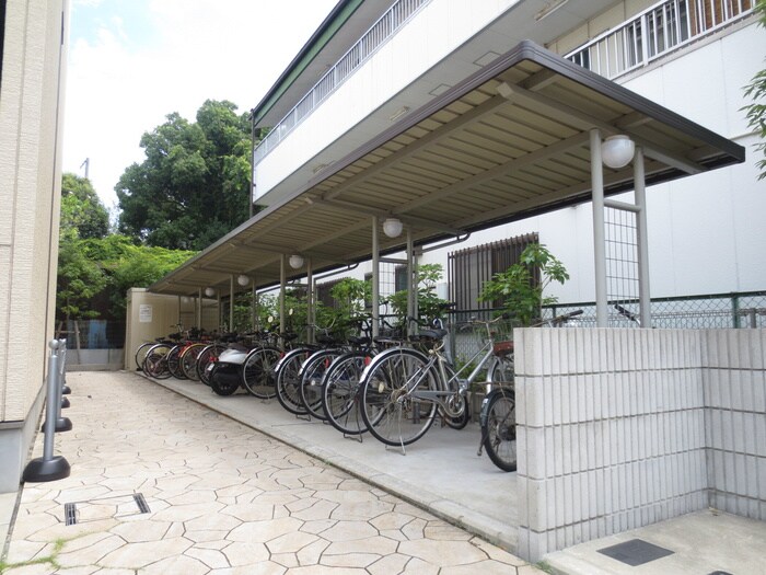 物件外観写真3　(駐輪場)