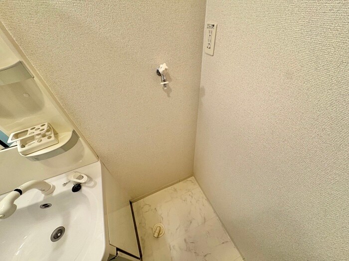 物件内観写真13　(洗濯機置場)