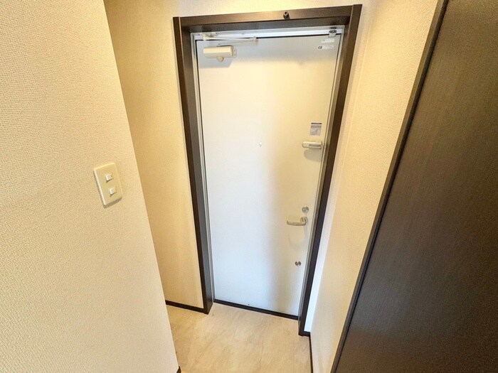 物件内観写真14　(玄関)