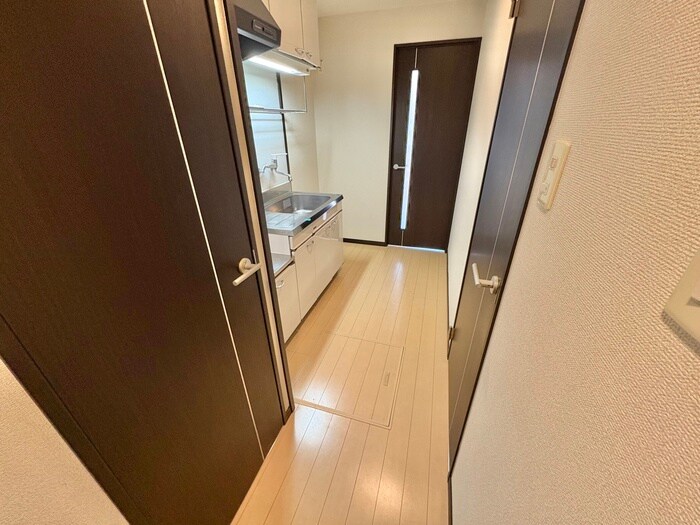 物件内観写真15　(廊下)