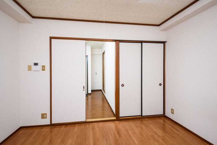 物件内観写真3　(居室)