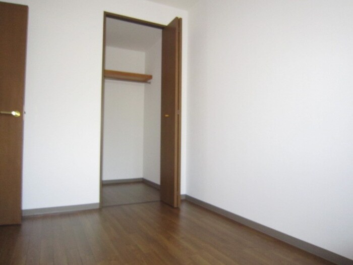 物件内観写真12　(収納)