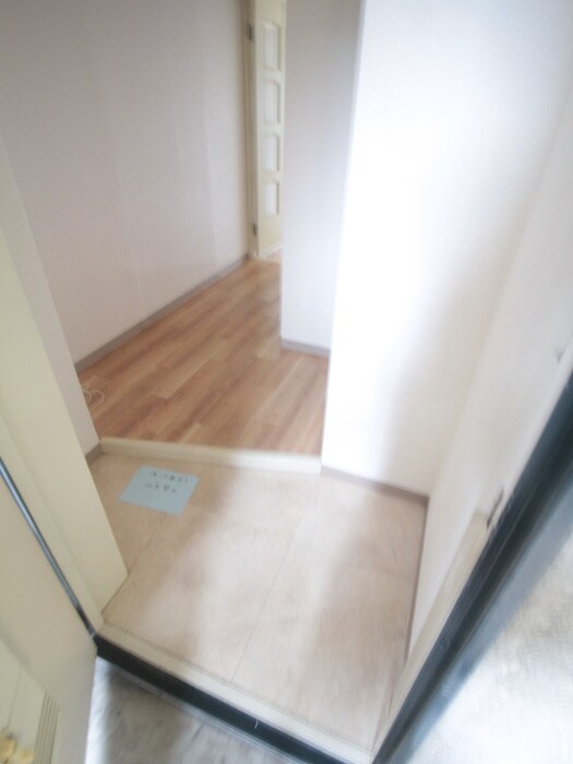 物件内観写真7　(玄関)