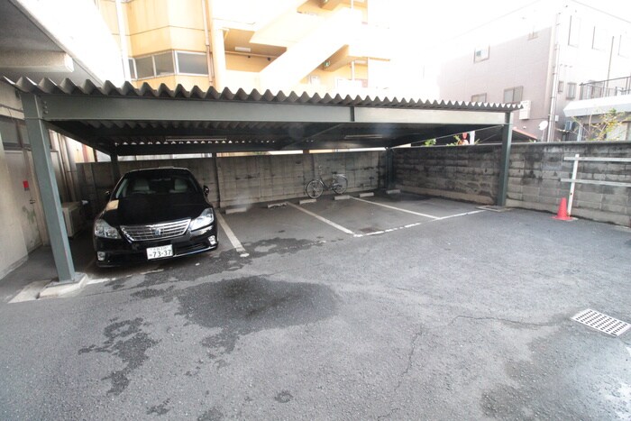 物件外観写真5　(駐車場)