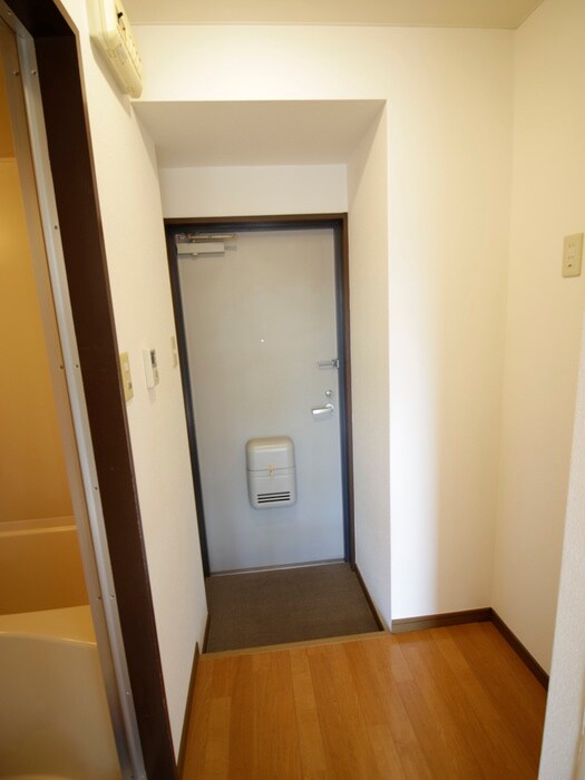 物件内観写真7　(玄関)