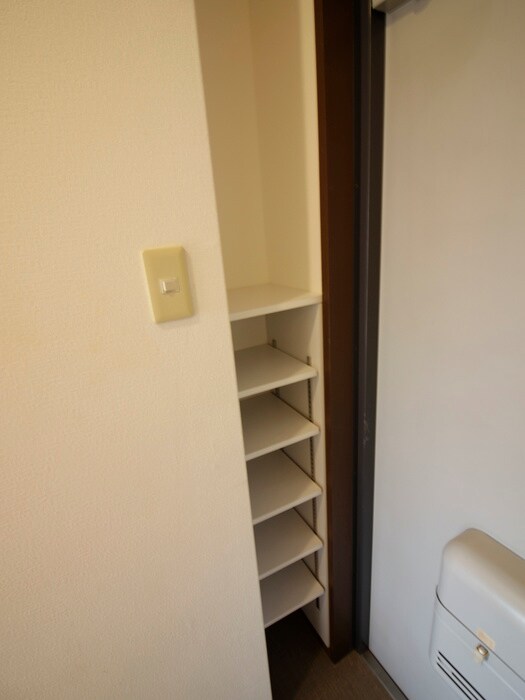 物件内観写真8　(靴箱)