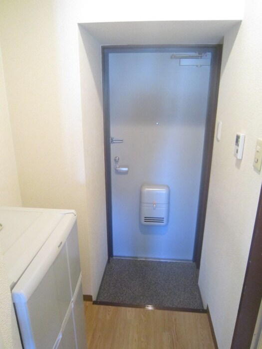 物件内観写真14　(玄関)