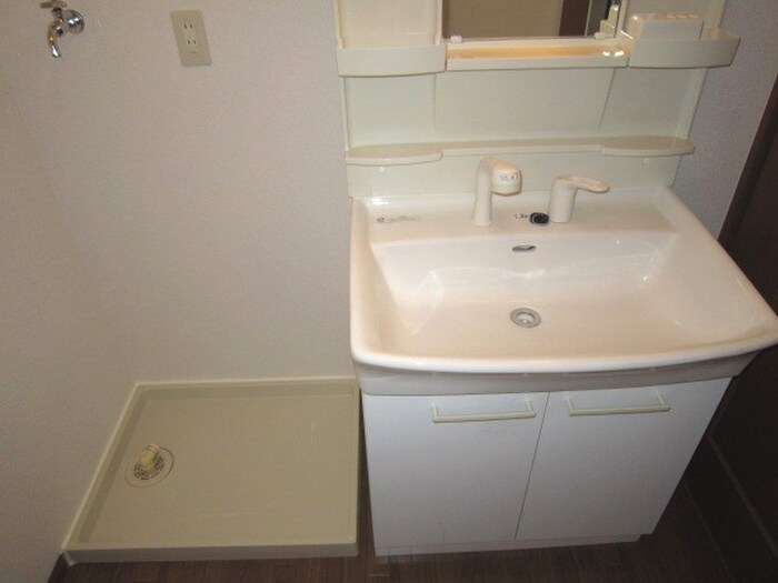 物件内観写真10　(洗濯機置場)