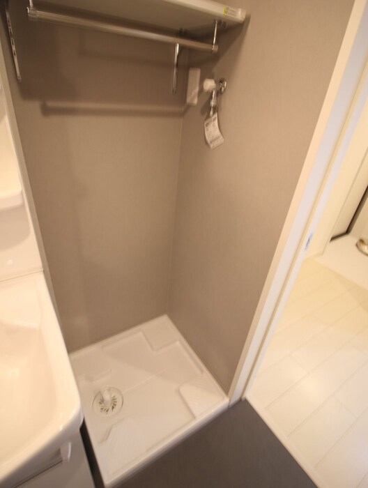 物件内観写真10　(洗濯機置場)