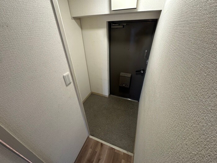 物件内観写真7　(玄関)