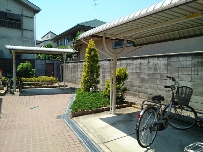 物件外観写真4　(駐輪場)