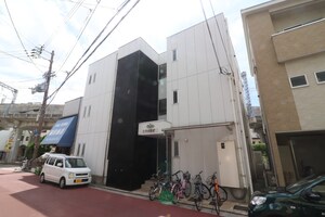 CoLaBo駅前通外観写真