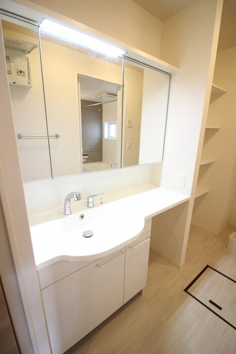 物件内観写真8　(洗面)